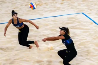 Duplas brasileiras perdem na semifinal e disputam bronze no Mundial de vôlei de praia