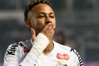 Neymar fica fora da viagem e desfalca Santos contra o Internacional