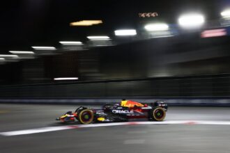 Verstappen domina GP de Las Vegas; Bortoleto abandona e McLaren é desclassificada