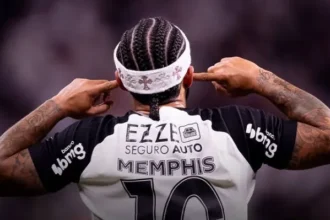 Memphis Depay sofre nova entorse e já soma 73 dias de baixa no Corinthians em 2023