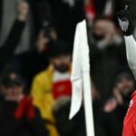 Arsenal goleia Tottenham por 4 a 1, segue isolado na ponta e sofre golaço de Richarlison