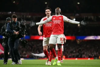 Arsenal atropela Tottenham por 4 a 1 e amplia liderança da Premier League