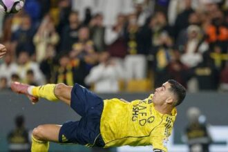 Cristiano Ronaldo acerta bicicleta e Al-Nassr mantém 100% com goleada sobre o Al-Khaleej