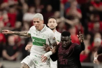 Santos destaca força coletiva no acesso do Athletico: “Não tem herói”