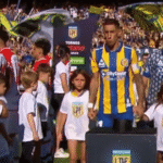 Jogadores do Estudiantes ficam de costas para Rosario Central em protesto contra a AFA