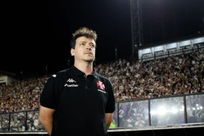 Diniz assume risco de queda e diz que Vasco precisa “aprender a ser grande”