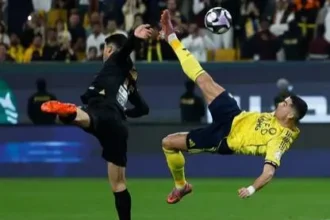 Cristiano Ronaldo faz golaço de bicicleta, chega ao 954º gol e mantém meta dos 1.000