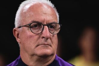 Dorival Júnior mantém Rodrigo Garro como titular do Corinthians apesar de má fase