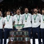 Itália levanta o quarto troféu da Copa Davis em Bolonha após virada de Cobolli