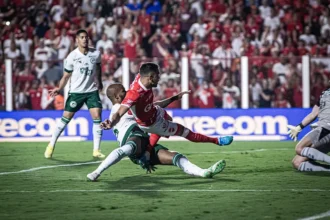 Vila Nova provoca Goiás nas redes após derrota que frustrou acesso à Série B