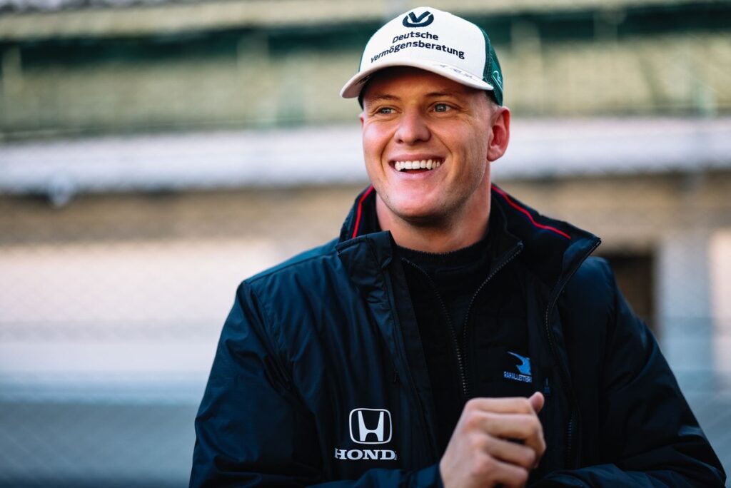 Mick Schumacher será piloto da RLL na Indy em 2026