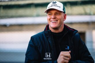 Mick Schumacher será piloto da RLL na Indy em 2026