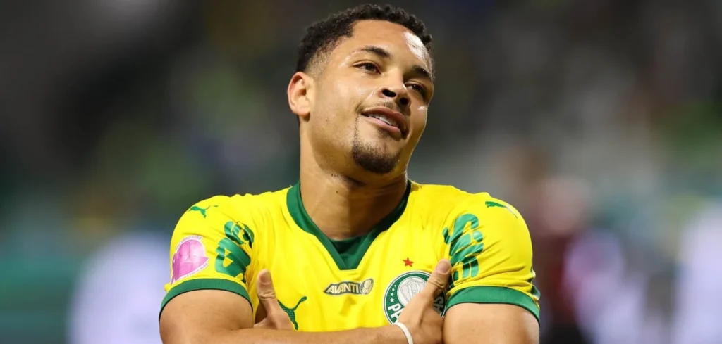 Vitor Roque classifica decisão contra o Flamengo como “jogo mais importante do ano”