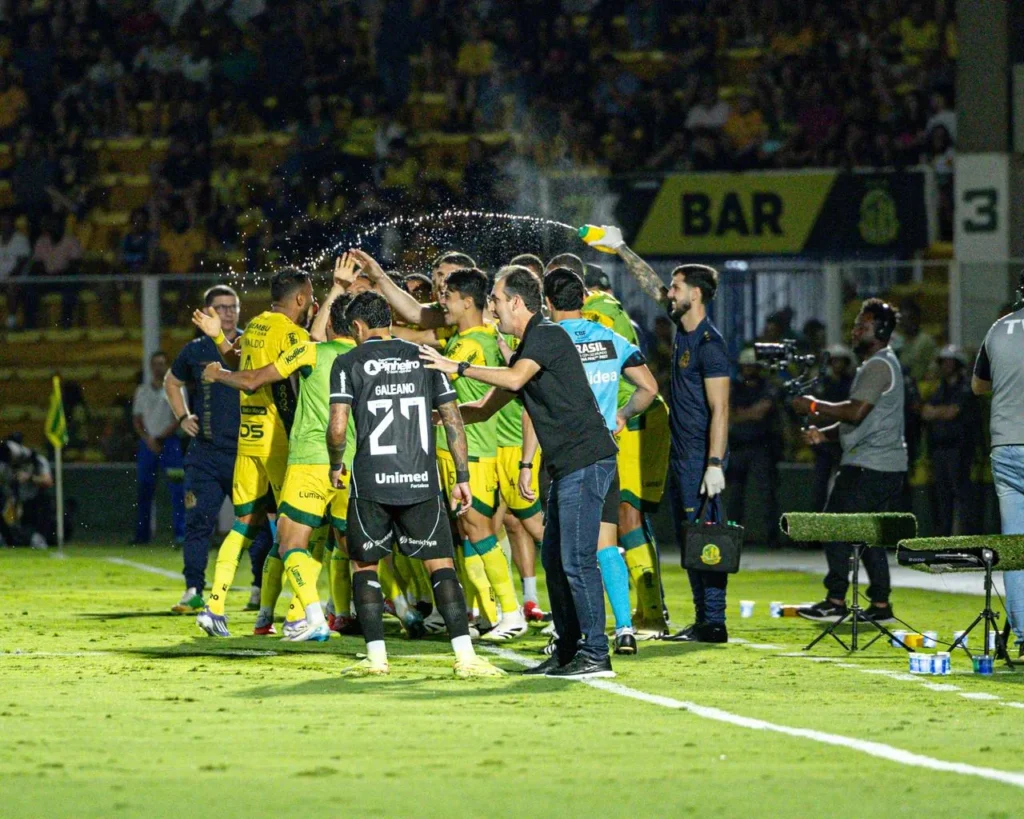 Mirassol estende invencibilidade no Maião e Santos arranca empate com o Internacional