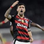 Torcedores de Palmeiras e Flamengo iniciam confrontos em Lima antes da final da Libertadores