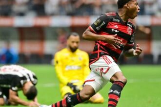 Flamengo tenta confirmar título brasileiro de 2025 na Arena MRV, onde já fez história