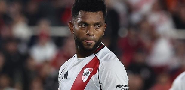 River Plate corre risco de ficar fora da Libertadores e torce por título de rivais