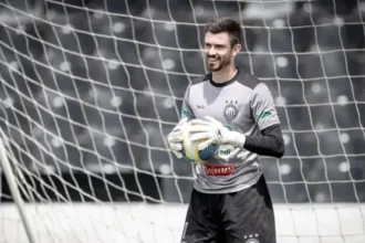 Operário-PR inicia reformulação para 2026 e negocia compra do goleiro Elias