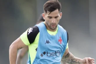 Benjamín Garré perde espaço no Vasco após chegada de Fernando Diniz e novos reforços
