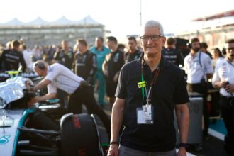 Liberty Media aponta atuação “muito ativa” da Apple na disputa pelos direitos de transmissão da F1 no Brasil
