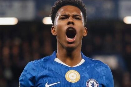 Estêvão elogia Lamine Yamal e diz viver “boa fase”, não protagonismo, após Chelsea 3 x 0 Barcelona