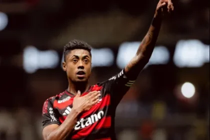 Flamengo realiza primeiro treino em Lima e mantém dúvidas para decisão da Libertadores