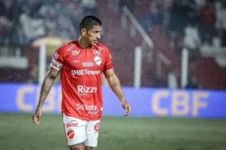 Guarani discute chegada de Ralf, ex-Corinthians, para 2026