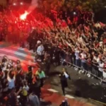 Torcida faz festa em Lima após chegada do Flamengo para a final da Libertadores