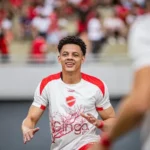 Ponte Preta acerta bases para contratar zagueiro Walisson Maia em 2026
