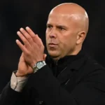 Arne Slot reconhece risco de demissão após nona derrota do Liverpool em 12 jogos