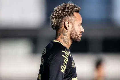 Neymar integra lista do Santos para confronto decisivo contra o Sport