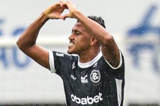 Corinthians abre conversas para contratar Pedro Rocha, artilheiro da Série B