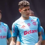 Flamengo cerca treino com lonas pretas na véspera da final da Libertadores