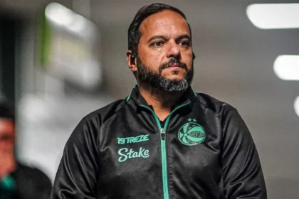 Juventude confirma saída de Júlio Rondinelli do comando do futebol