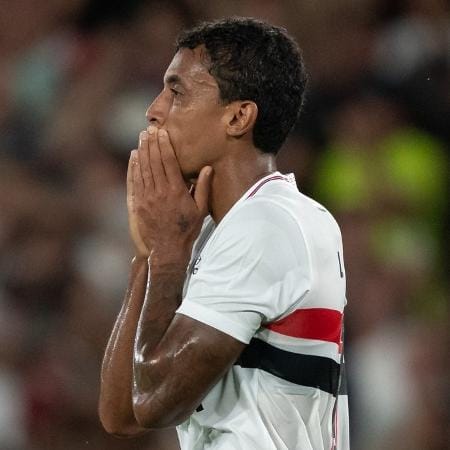 Futuro de Luiz Gustavo no São Paulo segue indefinido após queda de rendimento e críticas à direção