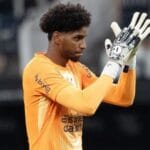 Corinthians e Botafogo ficam no 2 a 2 e adiam definições no Brasileirão