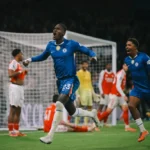 Clássico em Londres termina empatado, e Arsenal mantém liderança mesmo com um a mais