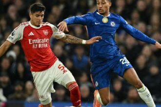 Chelsea e Arsenal ficam no 1 a 1 em clássico marcado por expulsão em Stamford Bridge