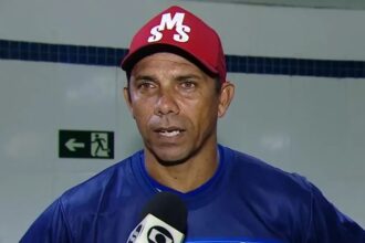 Após garantir calendário nacional, América de Propriá renova com técnico Carlinhos para 2026