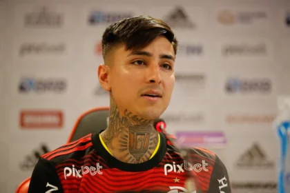 Pulgar minimiza lance com Bruno Fuchs na final da Libertadores e elogia Filipe Luís