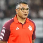 Impasse financeiro trava negociação entre Coritiba e Roger Machado