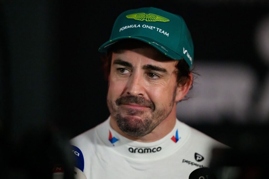 Alonso fala em “carro possuído” ao comentar rodada incomum no GP do Catar