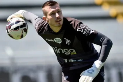 Ponte Preta devolve goleiro Matheus Kayser ao Brasiliense sem entrar em campo