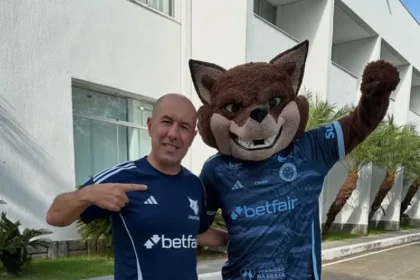 Léo Jardim pede atenção total do Cruzeiro à semifinal da Copa do Brasil e diretoria sofre mudanças