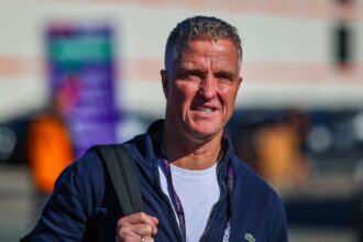 Ralf Schumacher questiona estratégia da McLaren e afirma que “não é preciso um doutorado”