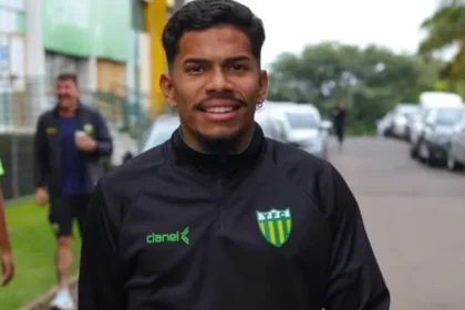 Guarani acerta chegada de Rian, lateral-direito ex-Ypiranga, até 2026
