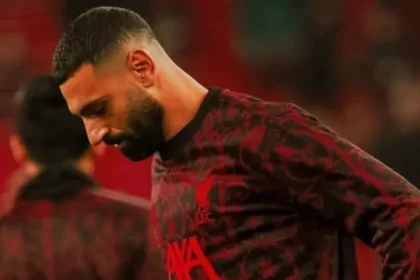 Arne Slot admite descontentamento de Salah por ficar no banco contra o West Ham