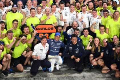 Chefe da Williams comemora “sonho realizado” após quinto lugar na F1 em 2025