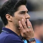 Abel Ferreira posterga assinatura de contrato após vice na Libertadores, mas garante permanência no Palmeiras