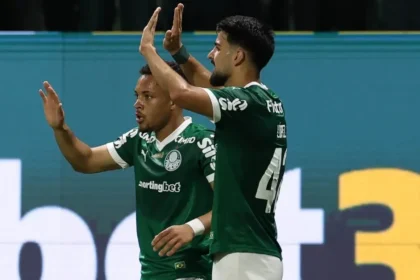 Atlético-MG e Palmeiras duelam em jogo adiado que mantém Verdão na briga pelo título